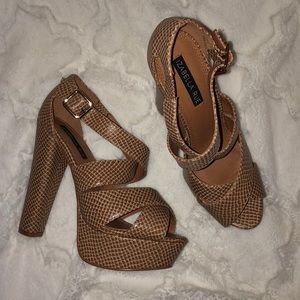 Izabella Rue | Platform High Heels